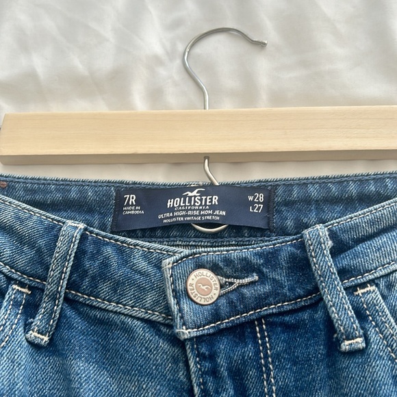 Hollister ripped jeans! - Picture 2 of 2